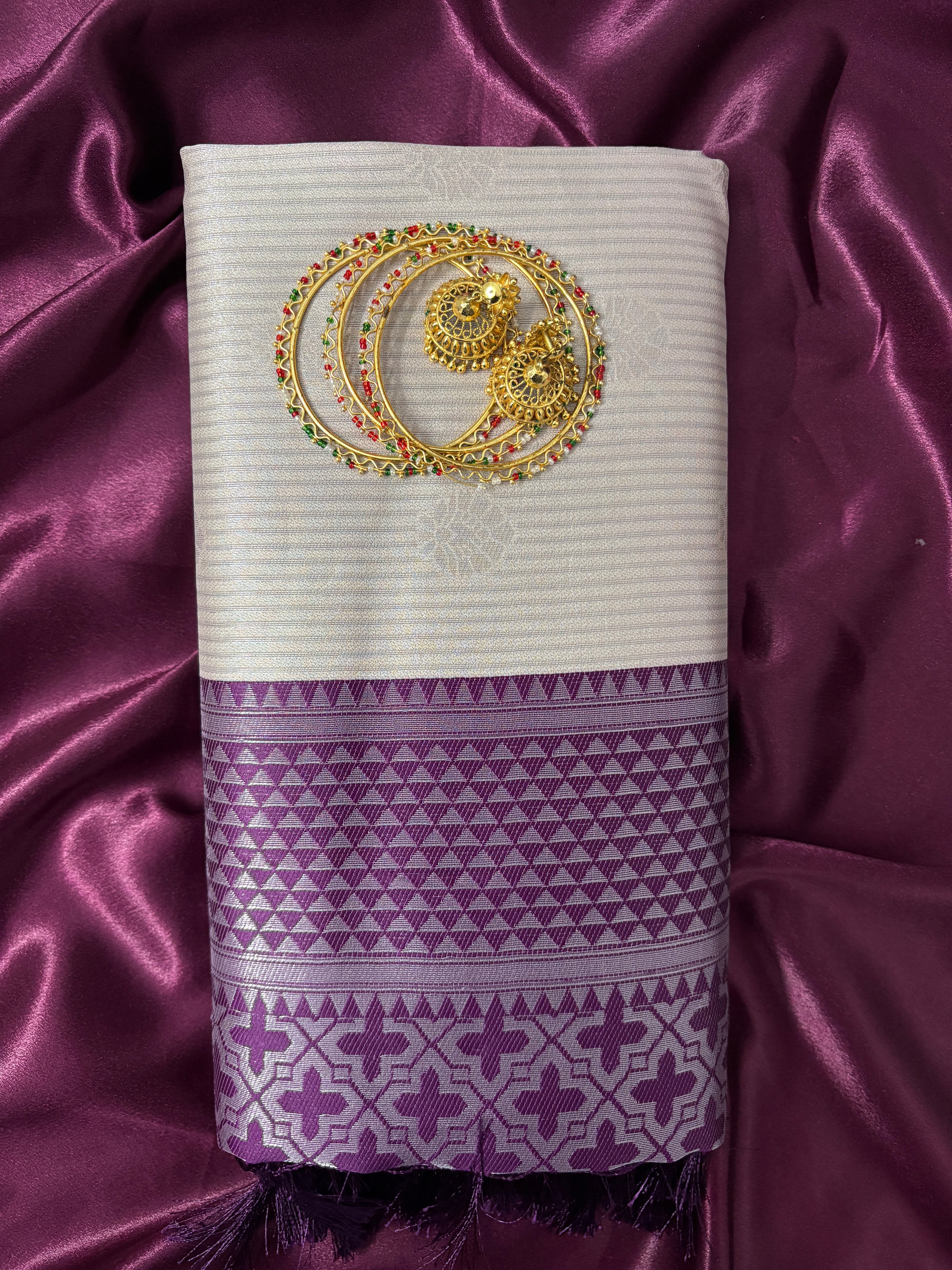 NILA : Nilaveni Silver Saree